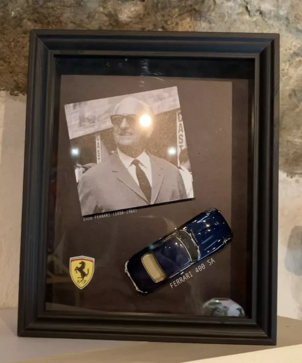 ferrari 400 sa œuvre ferrari 400 sa de l'artiste DIORAM’ART